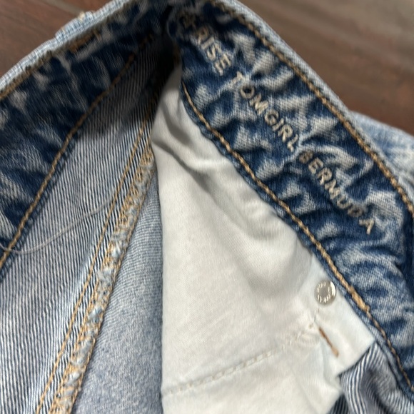 American Eagle Hi-Rise Tom Boy Bermuda Shorts - Picture 3 of 4